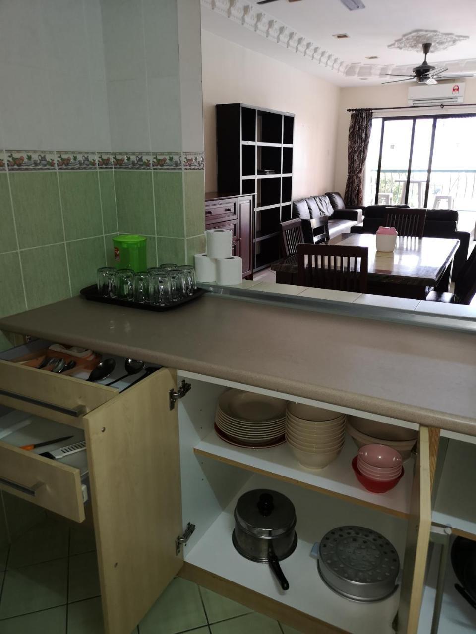 Marimari Marina Service Condo Kota Kinabalu Bagian luar foto